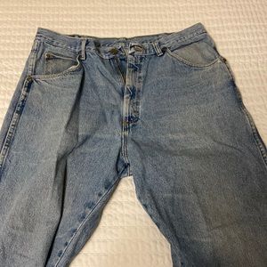 Size 36/32 Wrangler cowboy cut jeans